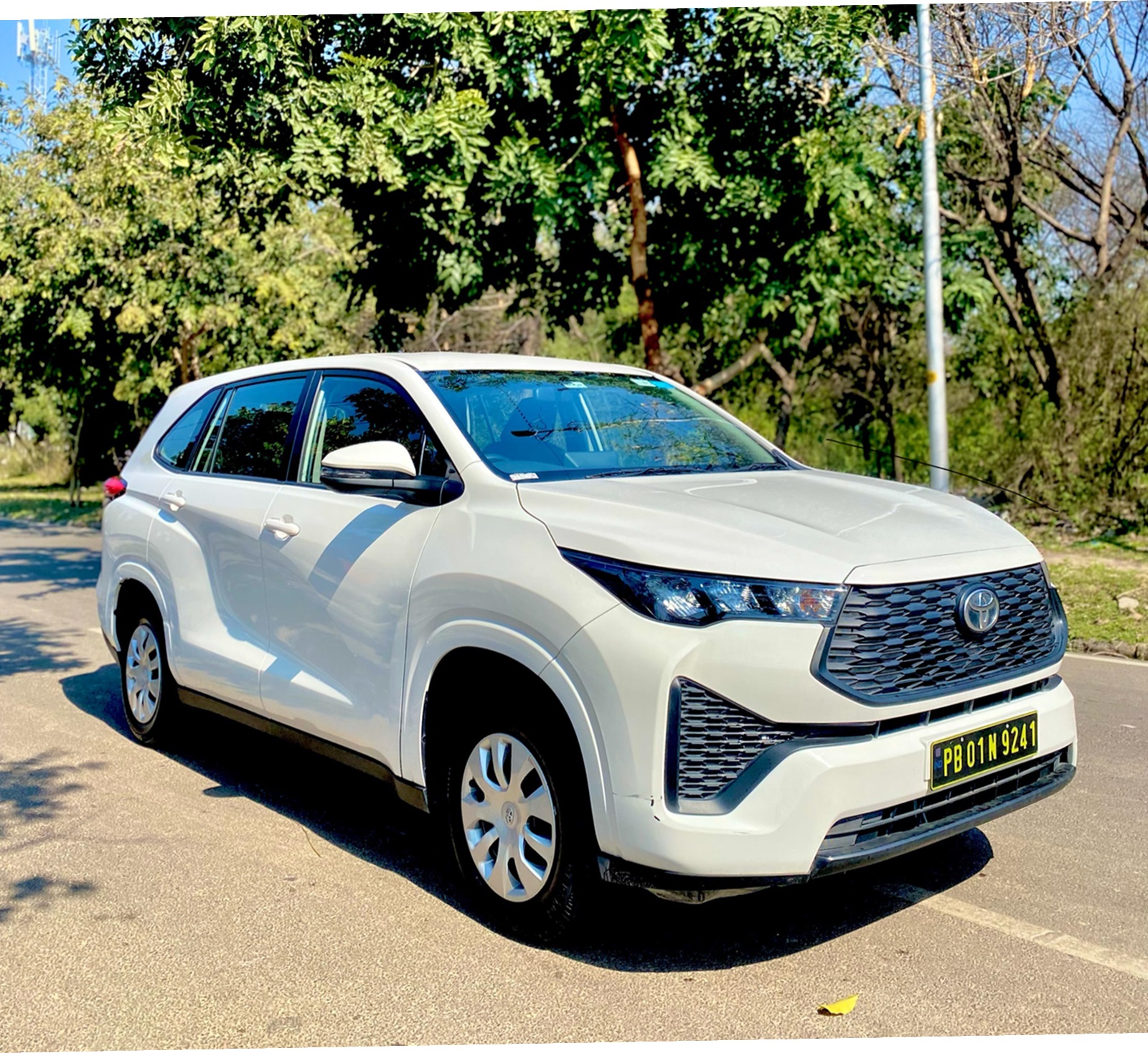 Toyota Innova Hycross Automatic Petrol Rent in Chandigarh, Punjab, Himachal, Leh-Ladakh & Delhi Airport |🚗